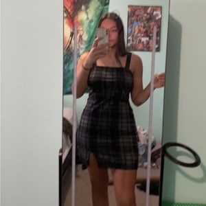 Plaid dress with straps and slit on left side